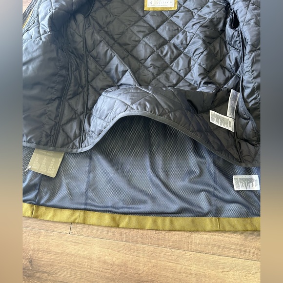 NWT REEBOK 3-1 TECH JACKET TO TACKLE WIND RAIN AND COLD IN SIZE SMALL MEN HOODED - Picture 6 of 12